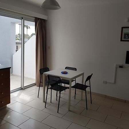 Valentinos Court Apartment Paphos Ngoại thất bức ảnh