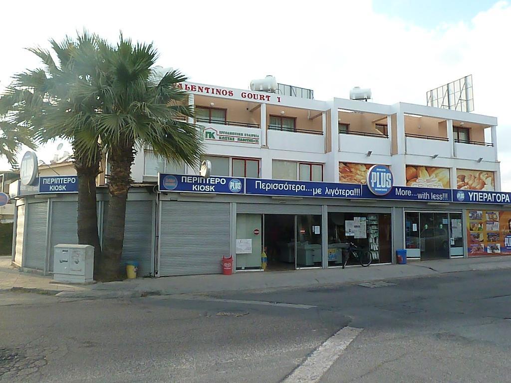 Valentinos Court Apartment Paphos Phòng bức ảnh