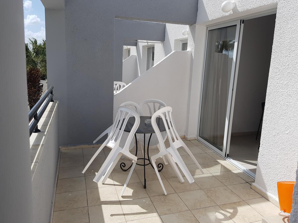 Valentinos Court Apartment Paphos Ngoại thất bức ảnh