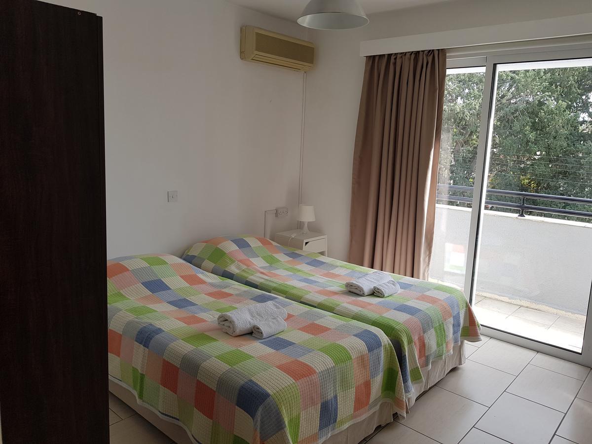 Valentinos Court Apartment Paphos Ngoại thất bức ảnh