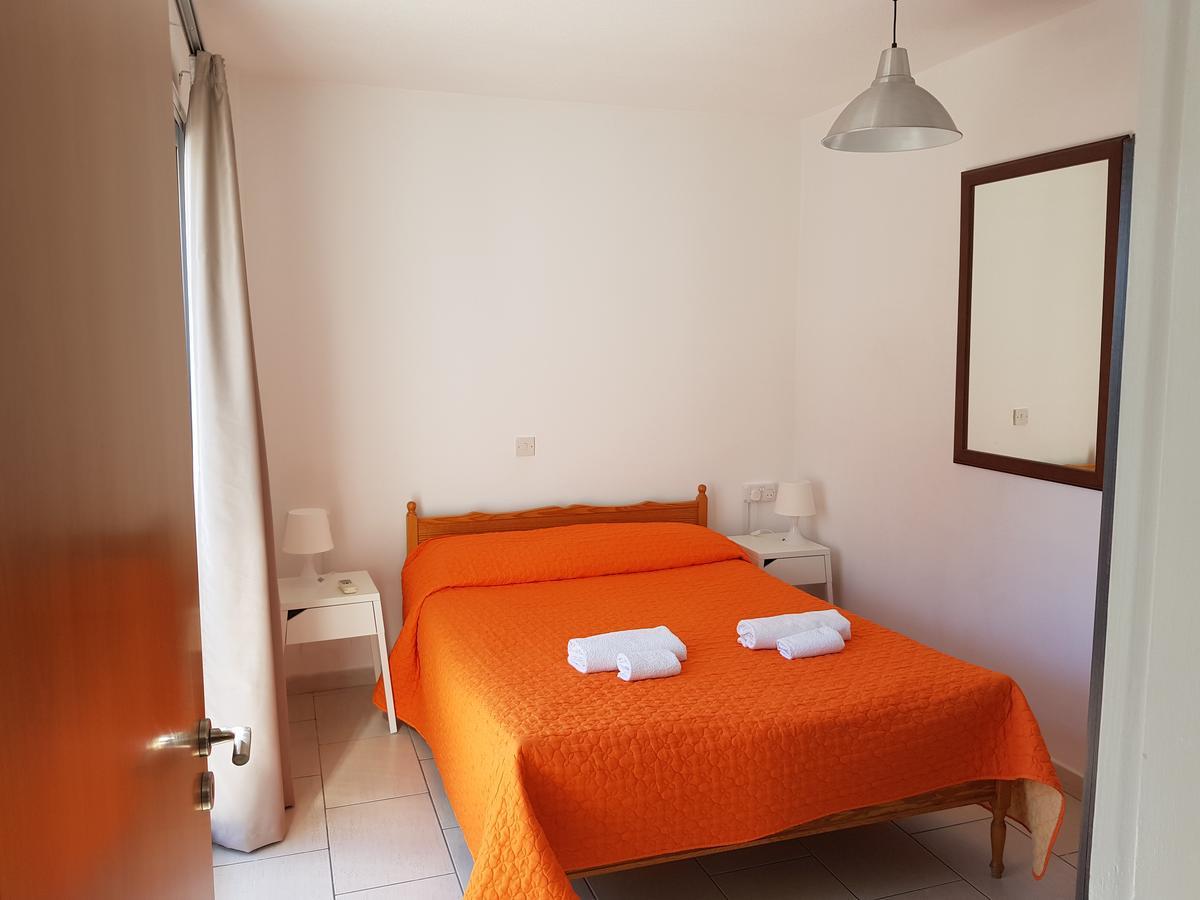 Valentinos Court Apartment Paphos Ngoại thất bức ảnh