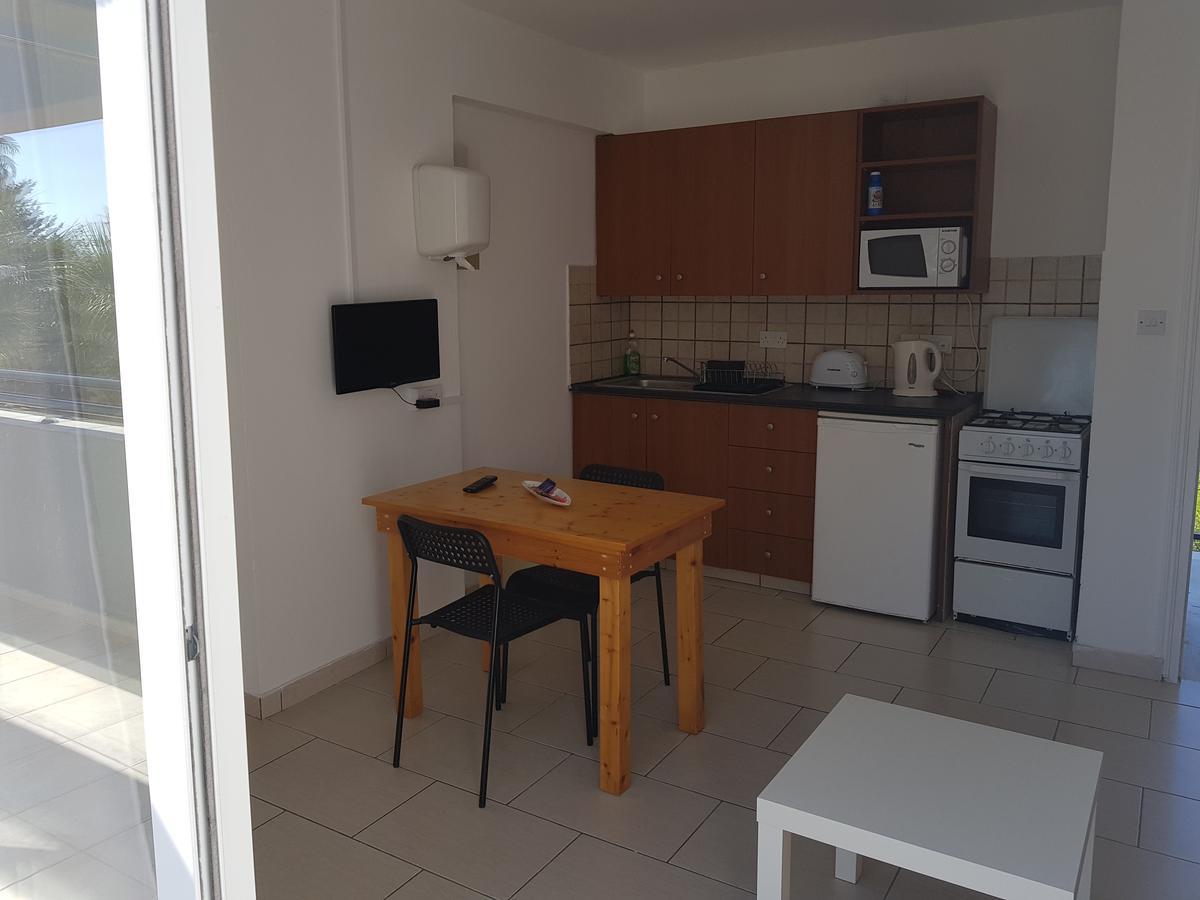 Valentinos Court Apartment Paphos Ngoại thất bức ảnh